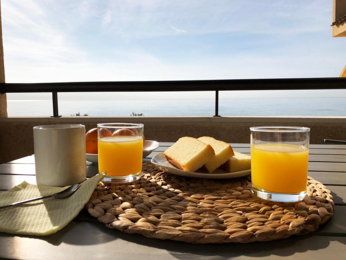 Lovely Seaside Apartment In Front Of Calafell Beach And Cunit Beach 塞古德卡拉斐 外观 照片